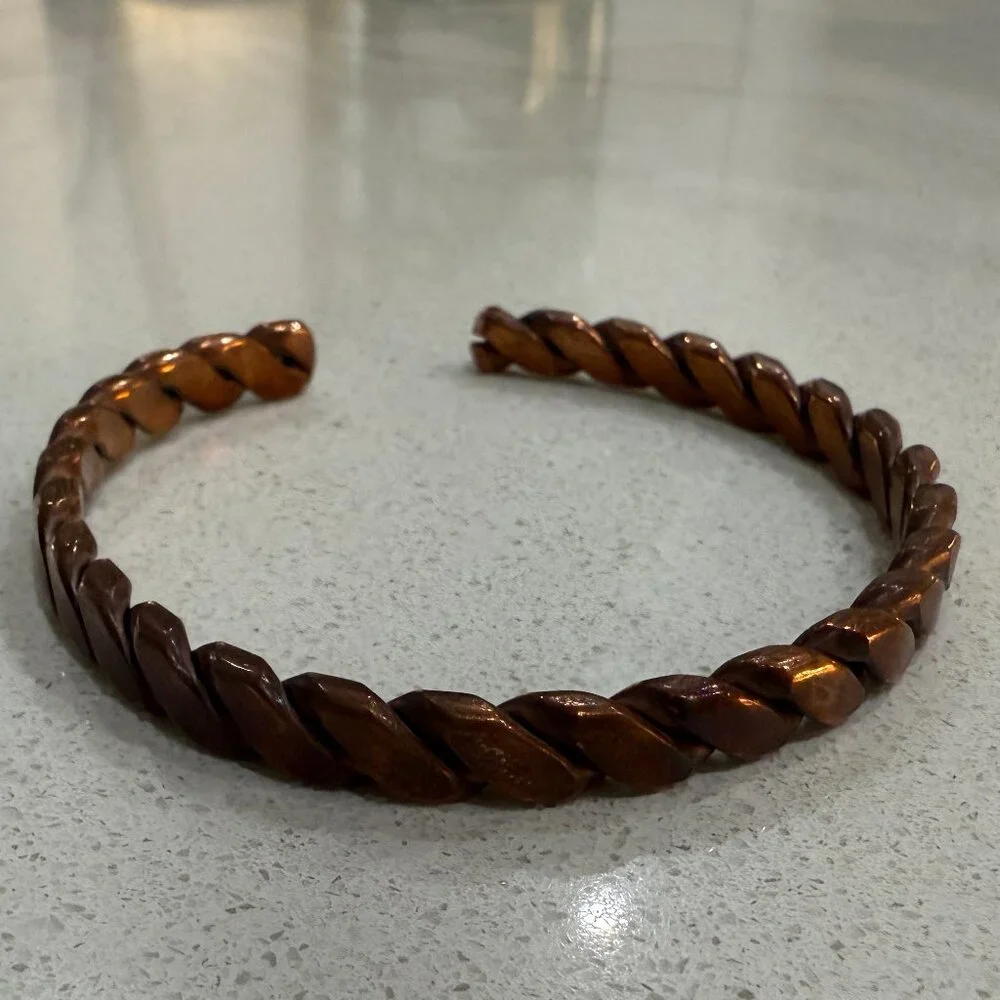 Unisex Metallic Copper Bracelet